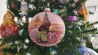 Елочная игрушка шар Дети у Кремля / Производство ARTbyBDV / Christmas decoration