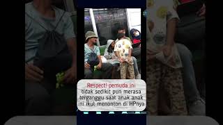 Momen Pria Ini Tidak Marah ketik  ada Numpang Nonton #nonton #trending #shortvideo #fypシ #berita