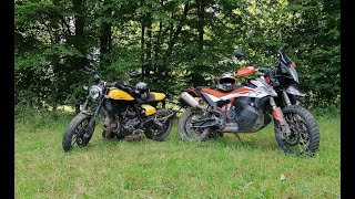 Ducati Scrambler vs KTM 790 Adventure R - srovnávací test