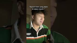 "Kenapa cicak diam diam di dinding ?!!"