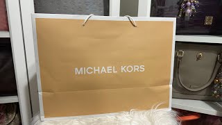 MICHAEL KORS UNBAGGING- BELT BAG IN OLIVE