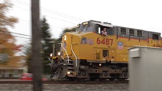 Funny conductor on UP 6487 East - Old Fort, OH - 10/29/23