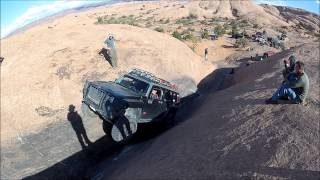 Hummer H3 - Moab Hell's Revenge Escalator