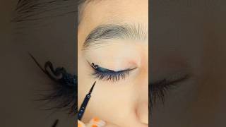 Easy & Simple Heart Eyeliner look ever 💗 #shorts #eyeliner