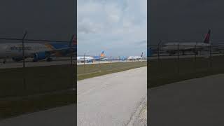 Plane Landing In Fort Lauderdale-Hollywood International Airport