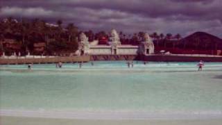 Tenerife -Siam Park-wave 3 meters high