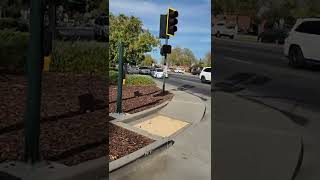 How to cross a road in USA