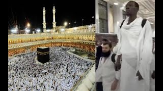 8 FEET TALL MAN GRABS ATTENTION OF PILGRIMS AT KHANA KAABA MAKKAH - KSA