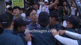 Protesters distrupt Seoul Queer Parade 2018 서울 퀴어축제