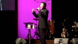 Ray An Fuentes - Umagang kay Ganda - sings at Adelaide to Filipinos