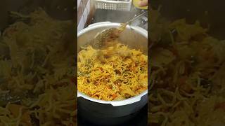 வீடே மணக்கும் வெஜ் பிரியாணி#cooking#food#shorts#veg biryani recipe