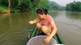 Primitive life: Cast a long fishing line and catch fish for survival food