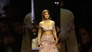 Shilpa Shetty Setting The Ramp on Fire At Lakme Fashion Week 2024 In Delhi #shilpashetty #b4upaps