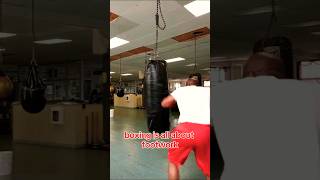 "How To Use Your Footwork on the Heavy Bag in Boxing! " #boxingtraining #shorts #boxing