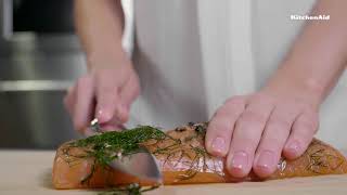 Salmone marinato con aneto e miele amaro