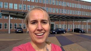 Charlotte's vlog - Waarom ik mijn baan als inkoper van chemicaliën zo leuk vind?