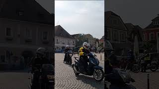 Oldtimer Motorräder - Rathausplatz Weitra (NÖ) (inkl. gelungener Handyrettung)