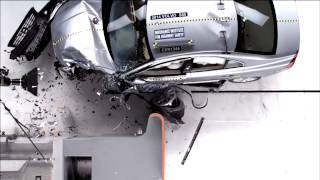 2014 Volvo S80 small overlap IIHS crash test