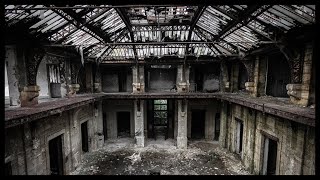 Exploring Old Decaying Office Building in France