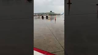 Planes on ramp #torontopearsonairport #yyz #canada