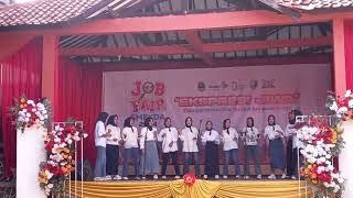 Menampilkan Pada Acara Jobfair SMKN 2 PURWAKARTA 2024 Bidang Vocal #jobfair #vocalgroup #kekinian