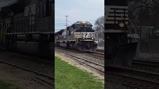 Old clip of ns 30A with an nice crew and a SD70ACU leader