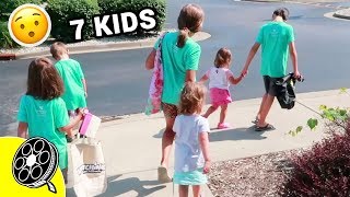 Mom takes 7 kids to the library ALONE!