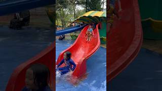 Main seluncuran di opi water fun #waterfun #seluncuran #perosotan #shortvideo #shorts #short