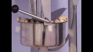 Popcorn Machine Makes Caramel  Popcorn also!