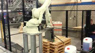 Kawasaki RD80 robotpalletiser for jerry-cans