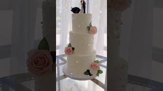 💍💒 #weddingcake #buttercreamcake #cake #cakeideas #caketutorial #candystutorials #candyqueenbeebaker