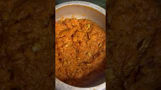 सर्दियों की शान है गाजर का हलवा#winter #special #halwa #gajarkahalwa #shots #newyear #recipe