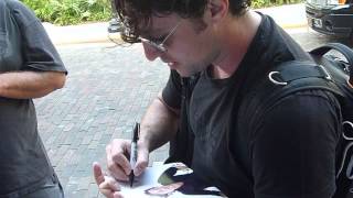 Thomas Ian Nicholas, actor (American Pie, Rookie of the Year) signing autographs - TopSignatures.com