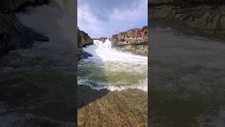 Soothing Someshwar Waterfall, Nashik ❤️🌊🌊 #travelshorts #maharashtratourism #waterfalls