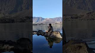 Ngopi dulu maszehhh di Danau Segara Anak Rinjani #shorts #travel