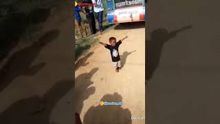 cute boy enjoy dance 🙂 Nice song (tene konsa sent yo mara) whatsapp status 😍