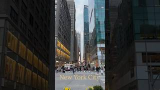 Few seconds of life in NYC 🏙️🚕 6th Ave📍#lifeinnyc