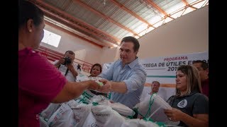 Continua entrega de útiles escolares en Monterrey