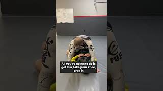 Easy 3/4 mount pass. #bjj #brazilianjiujitsu #jiujitsu #jiujitsulifestyle #mount #gi #nogi