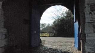 Alleur  -  Ferme castrale de Waroux