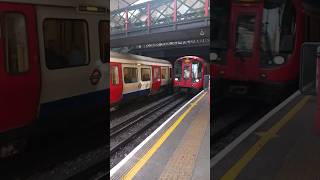 *loud approach*District line trains Arriving into West Brompton #londontransport #transportforlondon