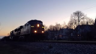 CSX 5274 rolling through Glendale Ohio