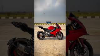 #trending #viral #explorepage #explore #love #r15 #r15v3 #r1 #yamahar1 #viral #ytshorts #trending