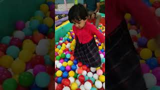 let's play with Eshita 🎈 #viral #shorts #trending #ytshorts