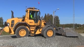 Volvo L70G grading out gravel @ a roadwork