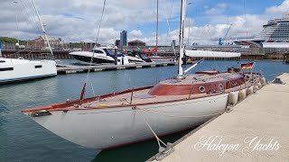 Spirit 52 - Loading this Classic Yacht on to a Ship for Transport