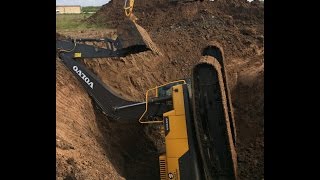 Trackhoe Accident! Excavator Fell into Hole! Two Excavators and a Dozer to Rescue! Caterpillar