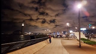 الساعة بعد العاشرة مساء والاطفال يلعبون في منتزه الحسن الثاني في الدار البيضاء،Casablanca after 10pm