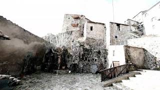 Castiglione in Teverina, Appartamento sulla roccia , grande cantina e terrazzo difronte