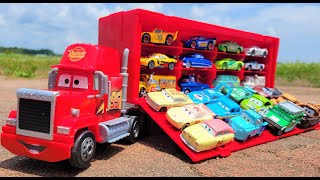 A trailer that finds a miniature car while running in the park ☆ Lightning Mcqueen